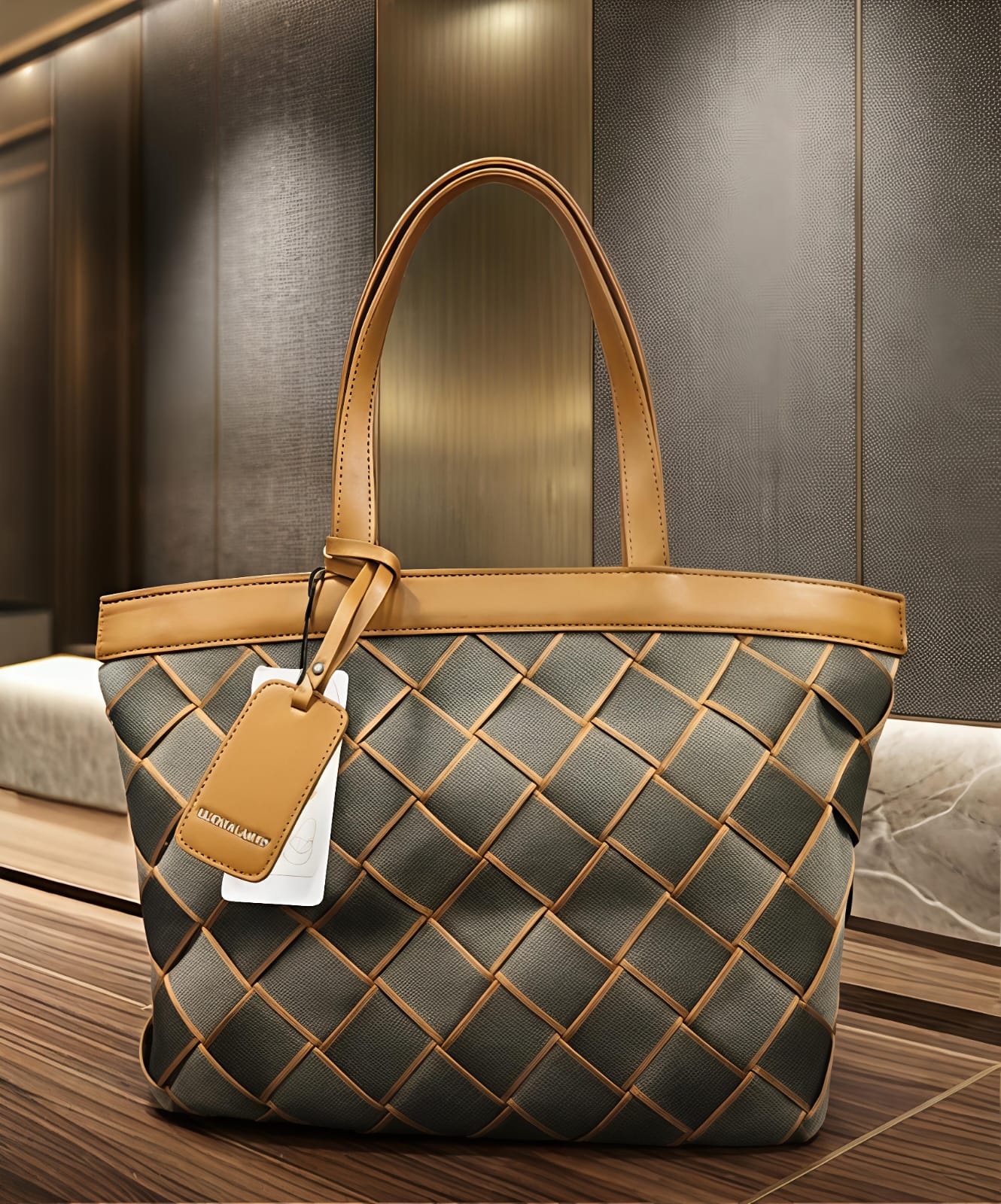 Lara Tote Bag